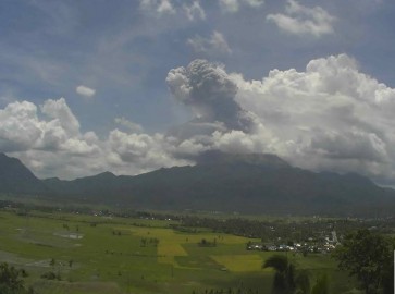 Volcanic eruption showers Solomons' villages with ash