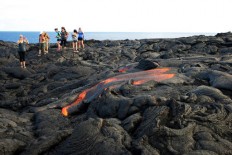 Lava meets the sea, puts on fire-spitting show in Hawaii 