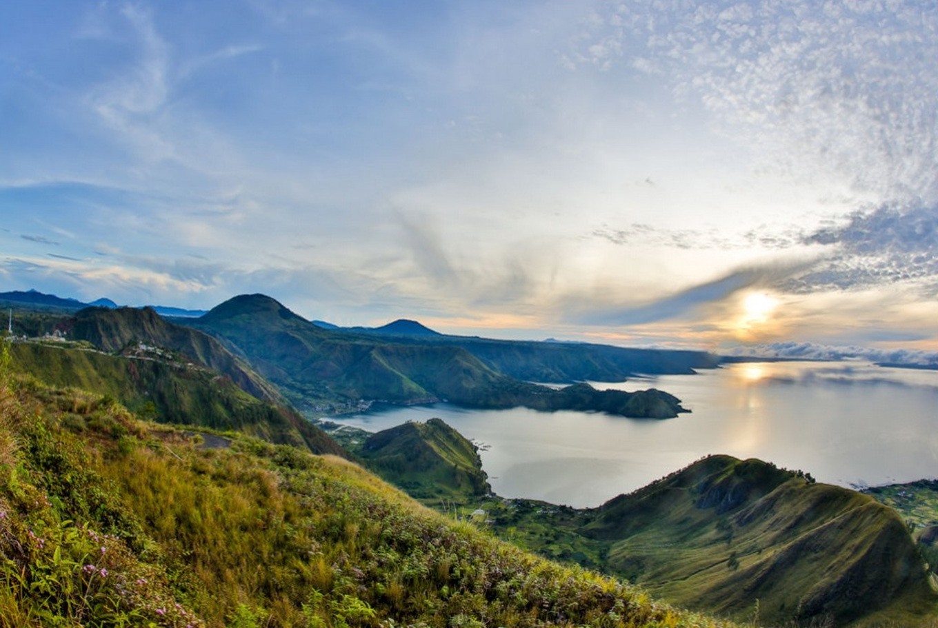 Tourism minister aims to get more international tourists to Lake Toba