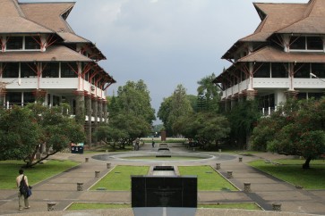 Six ITB students injured by crumbling pillar