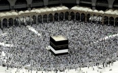 Muslim pilgrims begin hajj, but this year without Iranians 