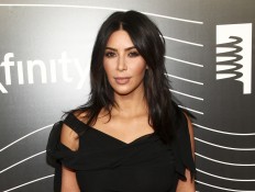 Kim Kardashian West departs NYC apartment with kids & Kanye 
