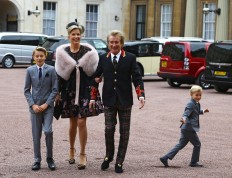 Tonight's the knight: Rod Stewart becomes Sir Rod at palace 