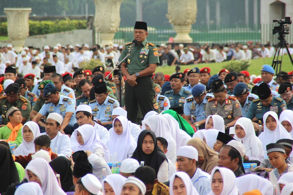 Anti-US banners on TNI chief's barred entry taken down