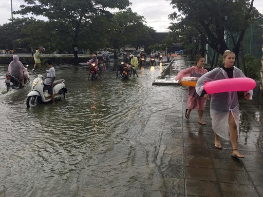 25 dead, 1 million affected by floods in southern Thailand