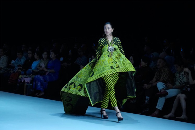 Indonesia Fashion Week 2017 designers preserve local crafts.