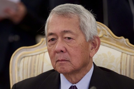Philippine top diplomat loses job over US passport