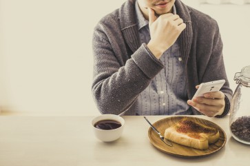 Solo dining, karaoke strike chord among solitary Japanese consumers