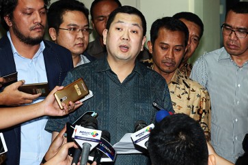 Media mogul declared intimidation suspect