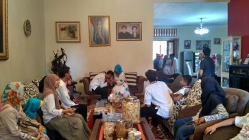 Jokowi stays with family in Surakarta on third day of holidays