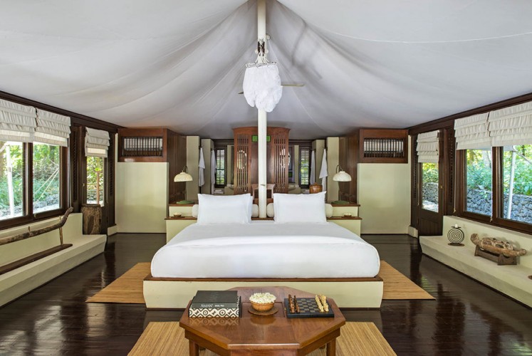 Amanwana provides two types of luxury safari-style tents for its guests, namely Ocean Tents and Jungle Tents. Both come with air conditioning, WiFi and a spacious bathroom. 