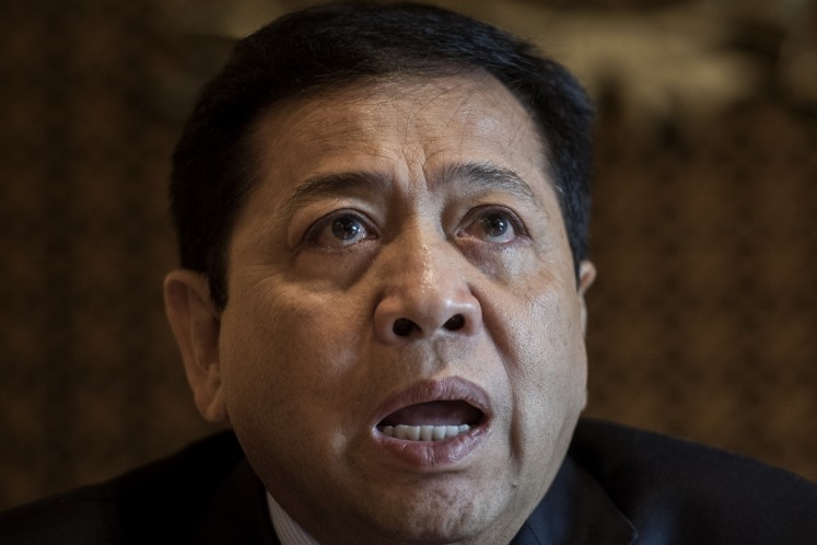 Disgraced: House of Representatives Speaker Setya Novanto gives a press statement on the Corruption Eradication Commission's (KPK) decision to name him a graft suspect, in a press conference at the House complex in Senayan, Central Jakarta, on Tuesday.