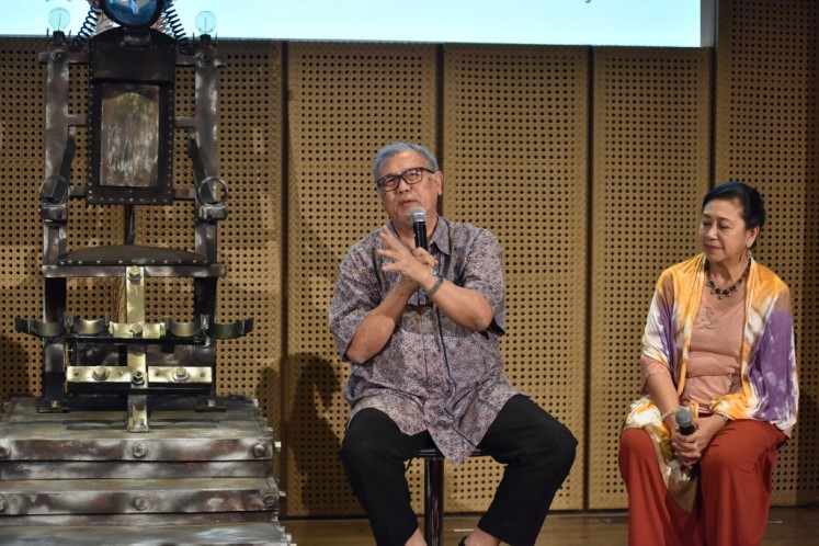 Teater Koma writer and director N. Riantiarno (left) with production head Ratna Riantiarno during a press conference at Auditorium Galeri Indonesia Kaya in Central Jakarta on July 26, 2017.