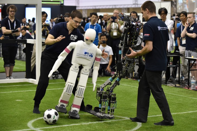  In the four-day RoboCup 2017, about 3,000 researchers and engineering students showed off their latest technologies, with robot footballers competing in eight leagues.