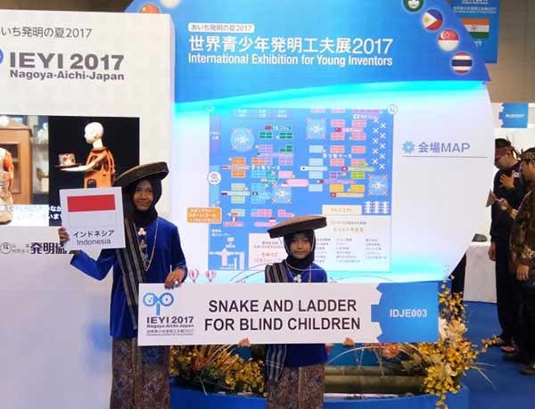 Elementary school students of IT Bina Amal in Semarang, Central Java, Hanun Dzatirrajwa and Izza Aulia Putri Purwanto, win silver medal and special award from the official Technopol Moscow in Russia for their creation ‘Snake and Ladder for Blind Children'.