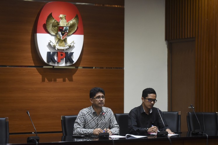 Corruption Eradication Commission (KPK) deputy chairman Laode Muhammad Syarif (left) and the antigraft body's spokesperson Febri Diansyah give a press statement at the KPK headquarters in Jakarta on Aug.2.  