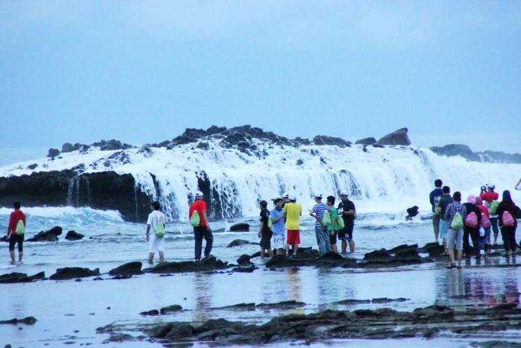 A ‘waterfall in the sea’ at Karang Bereum.