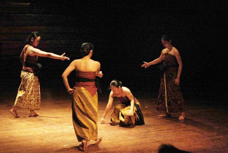 Under pressure: A repertory of the Ianfu dance by choreographer Dwi Surni Cahyaningsih depicts the suffering of women forced to serve as sex slaves during the Japanese occupation of 1942-1945.