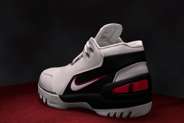 first lebron shoes ever made