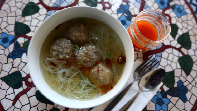 KEDAI restaurant provides Western and Indonesian delicacies, but it is recommended to try this Bihun Bakso Klaten.