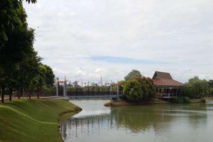A lake in the Universitas Terbuka (UT) campus area was created by the university.