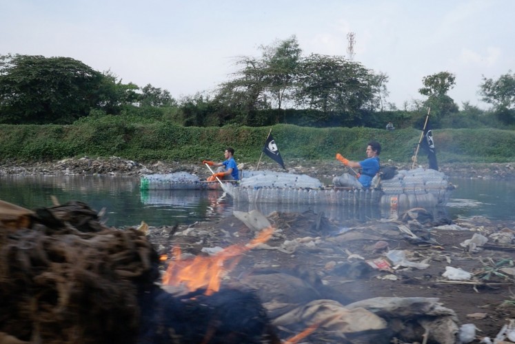 The brothers not only saw plastic trash, but also dead animals, trash fires and waste from textile factories along the river.
