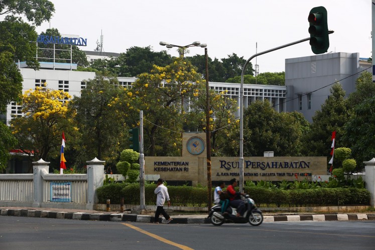 Persahabatan General Hospital, located near the Jl. Balai Pustaka Timur intersection, is a lung disease specialist hospital, and offers an integrated stop-smoking program.
