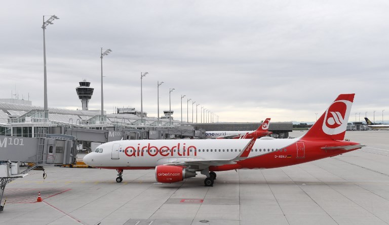 Air Berlin scraps more flights as pilots call in sick