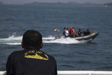 Two Vietnamese fishermen dead in Philippine navy chase
