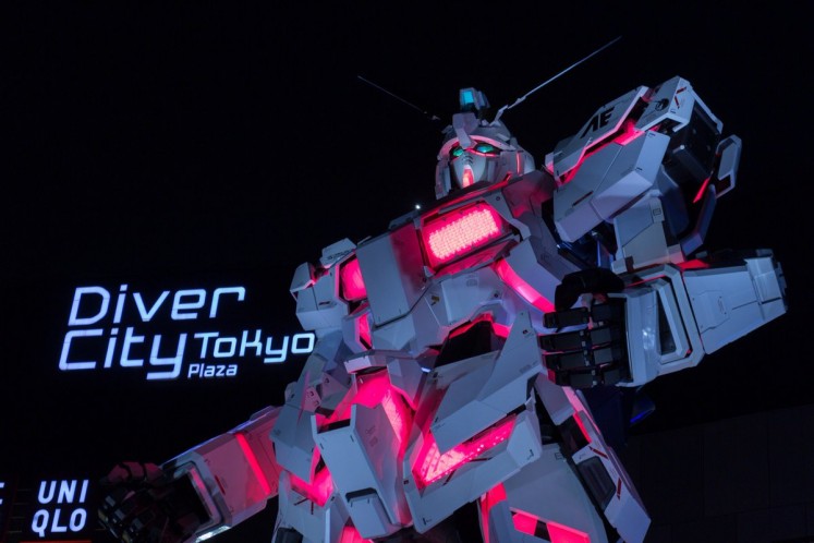 The “RX-0 Unicorn Gundam Ver. TWC” stands at 19.7 meters tall.

