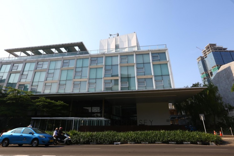 Morrissey Hotel Residences is a serviced apartment located on Jl. Wahid Hasyim.