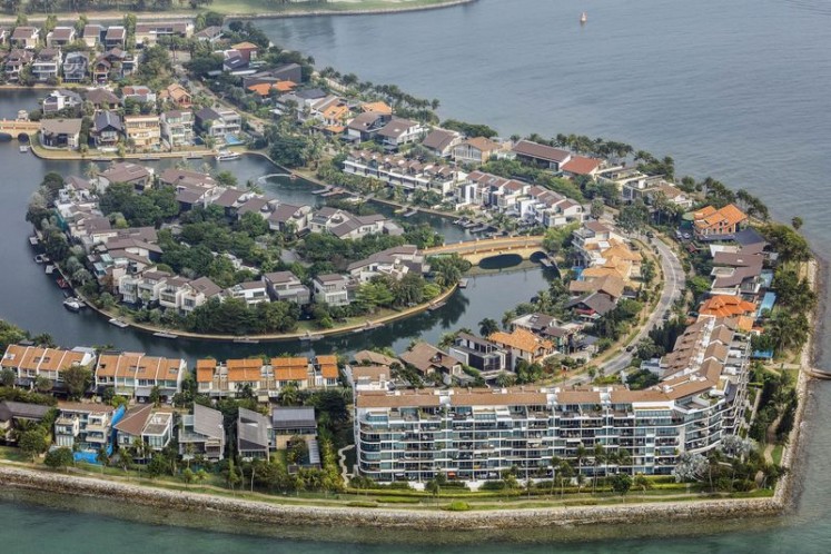 A house on Sentosa Island recently sold for S$1,775 per sq. ft., well below prices at the market’s peak in 2012 of S$3,214 per sq. ft., according to Li at Cushman & Wakefield.