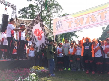 8,000 go on annual tea walk to strengthen civil servants' ties