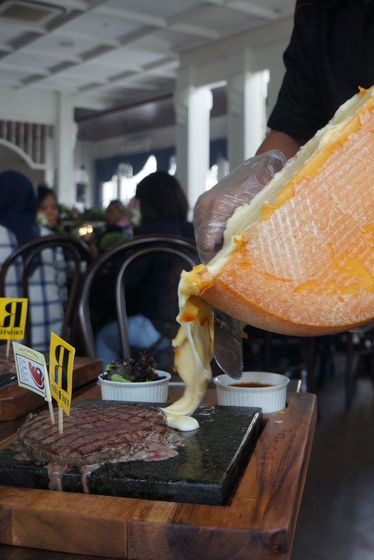 The steak is carefully seasoned to match raclette cheese’s intense flavor.