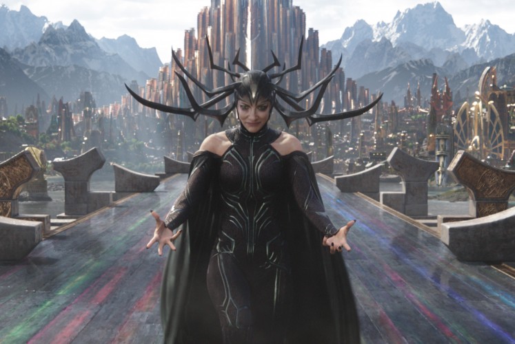 Asgard's goddess of death Hela (Cate Blanchett) wants to rule Asgard. 