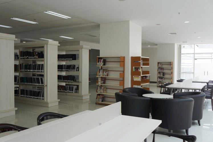 The Elderly and Disabled People Service room on the seventh floor of the National Library of Indonesia. It has a collection of books about health and books in Braille.