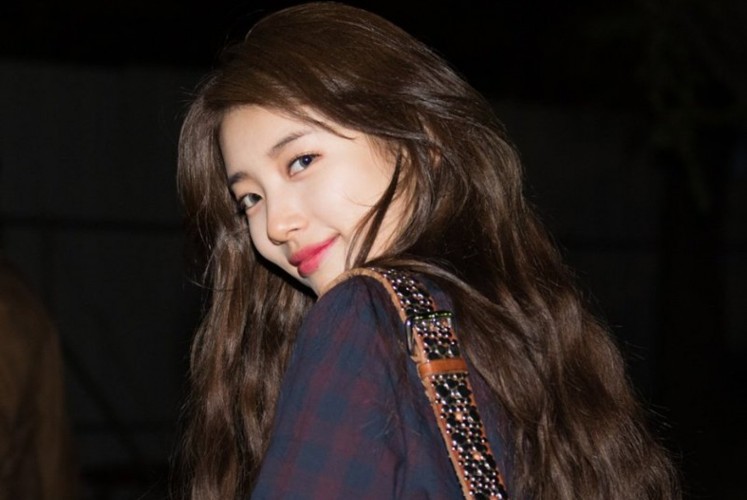 JYP Entertainment, which represents Suzy, confirmed a media report of their recent breakup. The agency, however, declined to reveal the details of the breakup citing privacy issues.