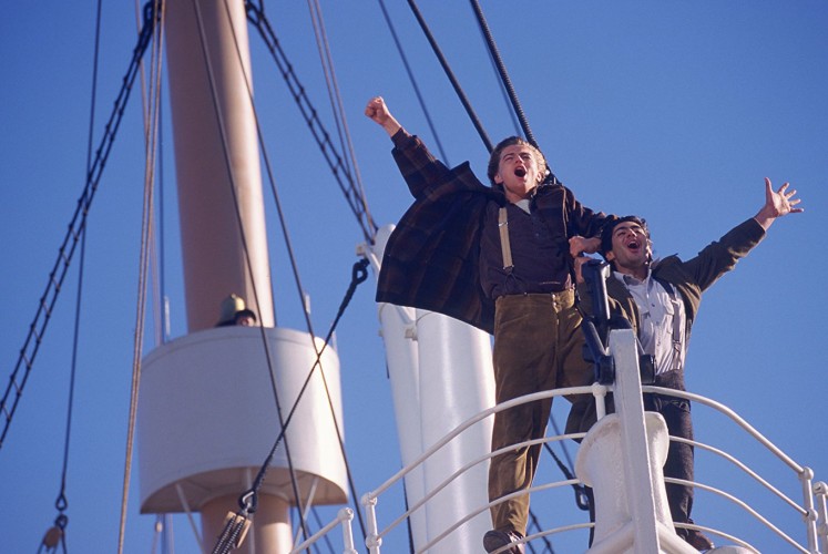 (from left to right) Leonardo DiCaprio (Jack Dawson) and Danny Nucci (Fabrizio) in 'Titanic' (1997).