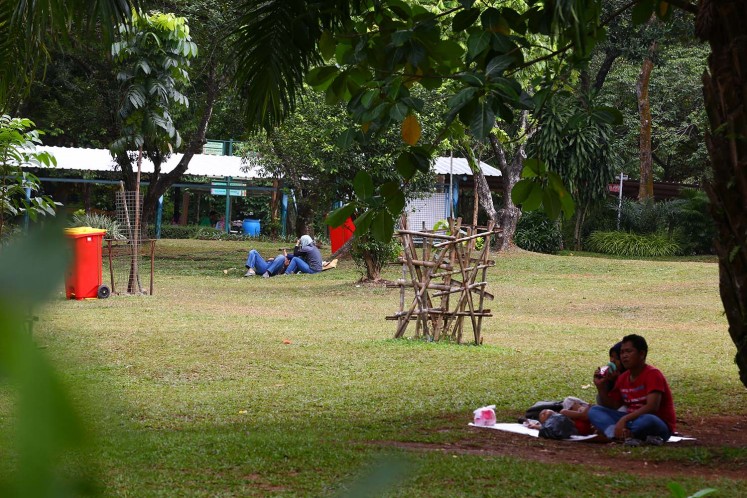 With wide green open spaces, Ragunan Zoo is a popular picnic destination.