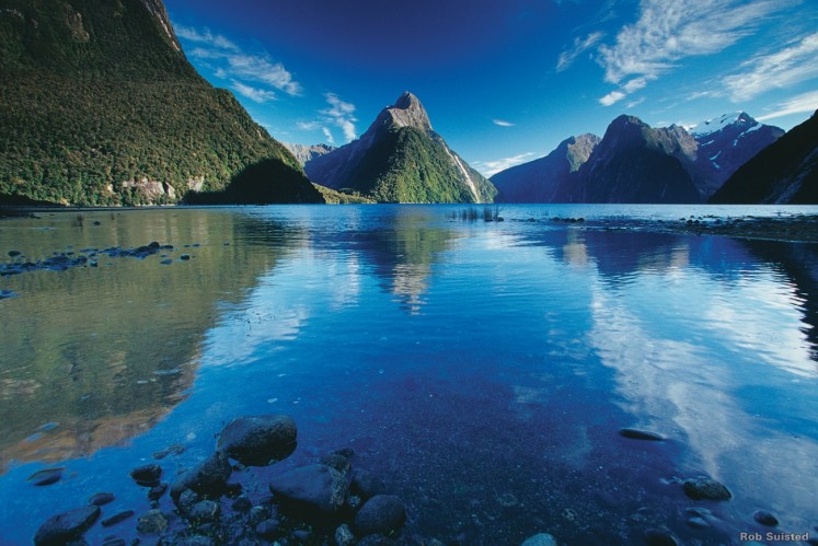 A stunning view of Milford Sound