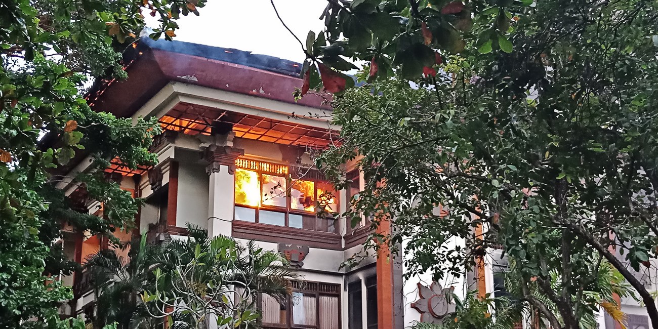 Fire at Bali governor's office investigated