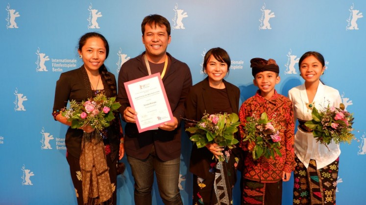 The producer, director, cast and crew of 'Sekala Niskala' at the Berlin International Film Festival 2018.