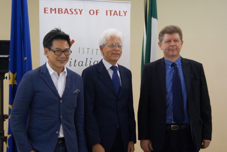 Architect Cosmas Gozali, (from left to right) Italian Ambassador to Indonesia Vittorio Sandalli and Ambassador of Design from Italy Alessandro Luigi Colombo during the press conference of the second edition of Italian Design Day on Feb. 28 at the auditorium of the Italian Cultural Institute Jakarta.