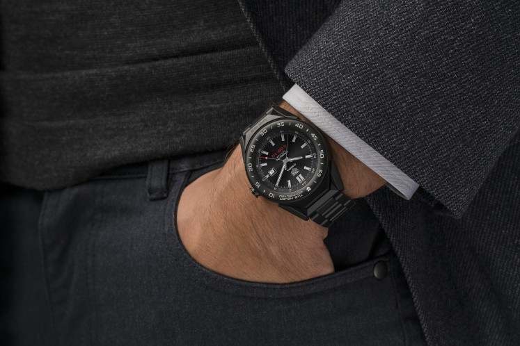 A look at TAG Heuer Connected Modular 41 on a male wrist.