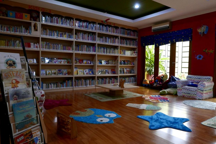Children's books at Rimba Baca are arranged based on age. 