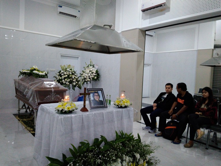 Sudarta was cremated at RS Sentra Medika Crematorium in Cibinong, Bogor.