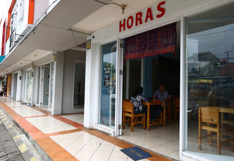 Horas serves traditional Batak cuisine. 
