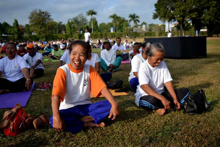 Participants of the Dharma Yoga Festival during the laughter yoga session. 