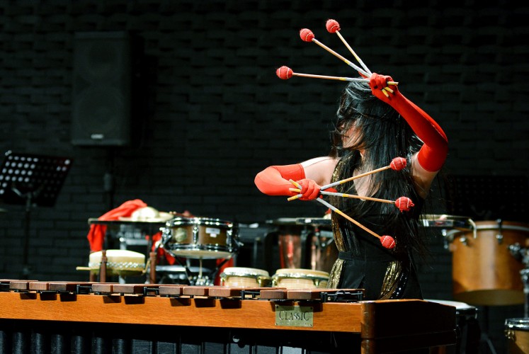 Mallet percussion: Pei-Ching Wu plays the marimba using six mallets to perform the “Solar Myth” piece by Chang Chiung-Ying.
