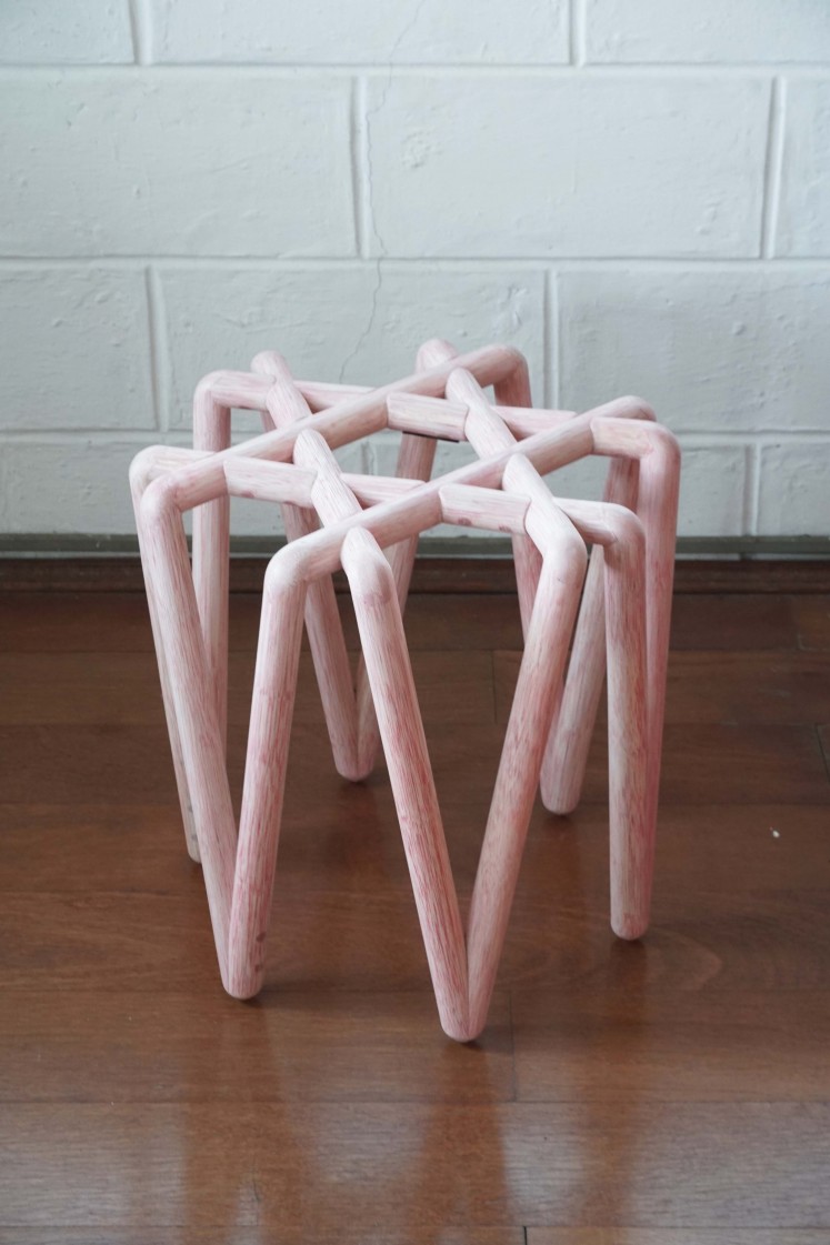 Loop stool by alvinT